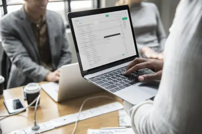 Google Workspace'te kurumsal Gmail imzası yönetimi rehberi